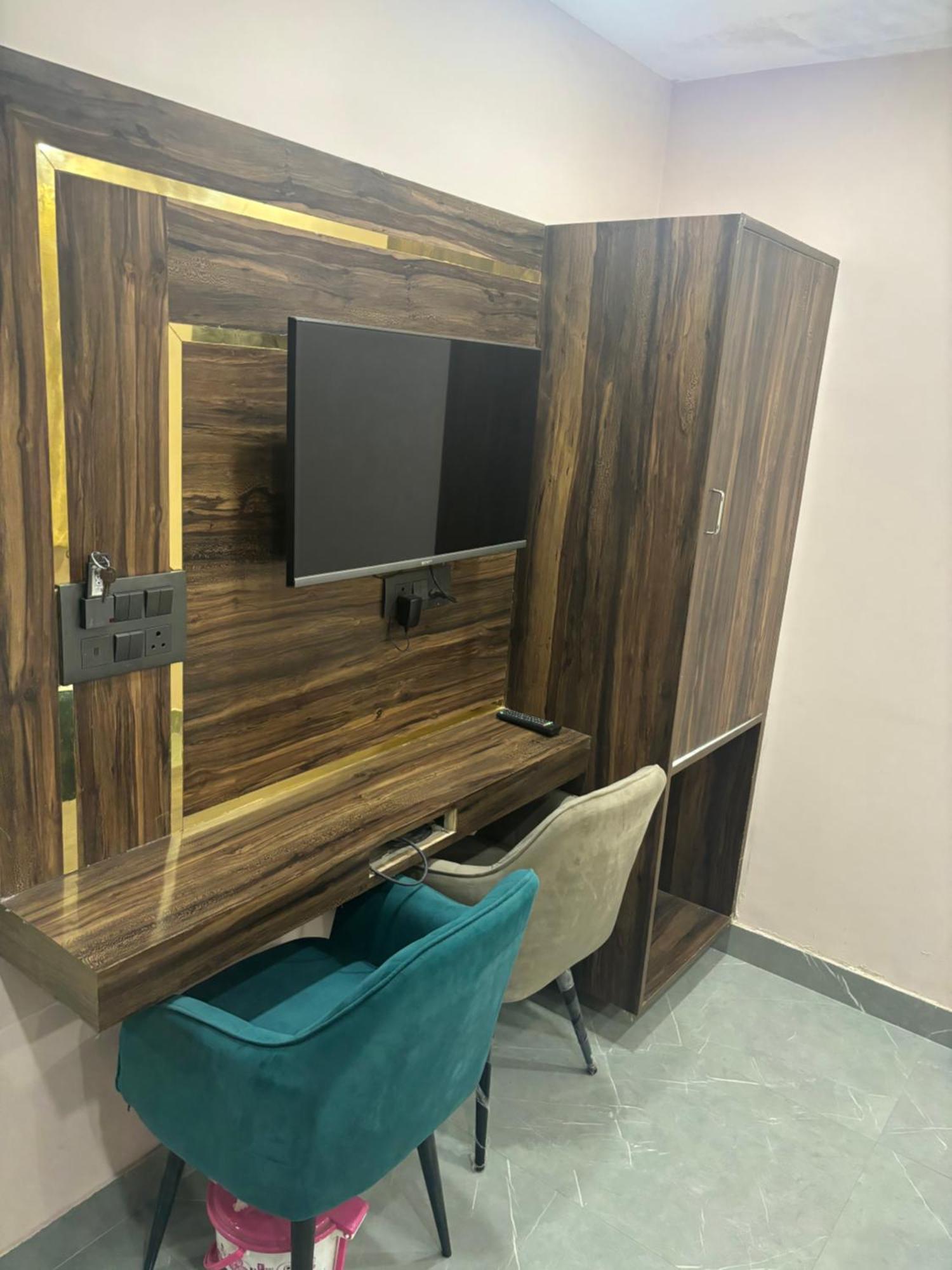 Swastik Palace 3* New Delhi